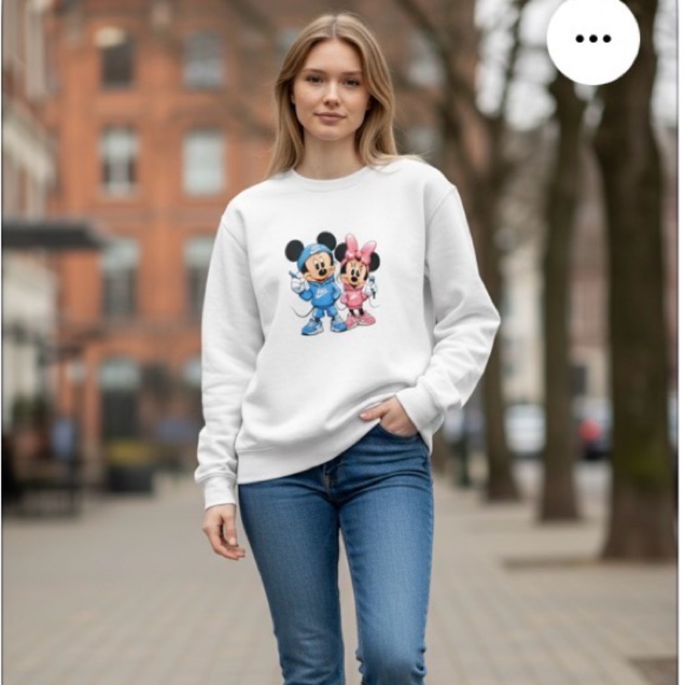 Disney White Sweatshirt with Mickey and Minnie